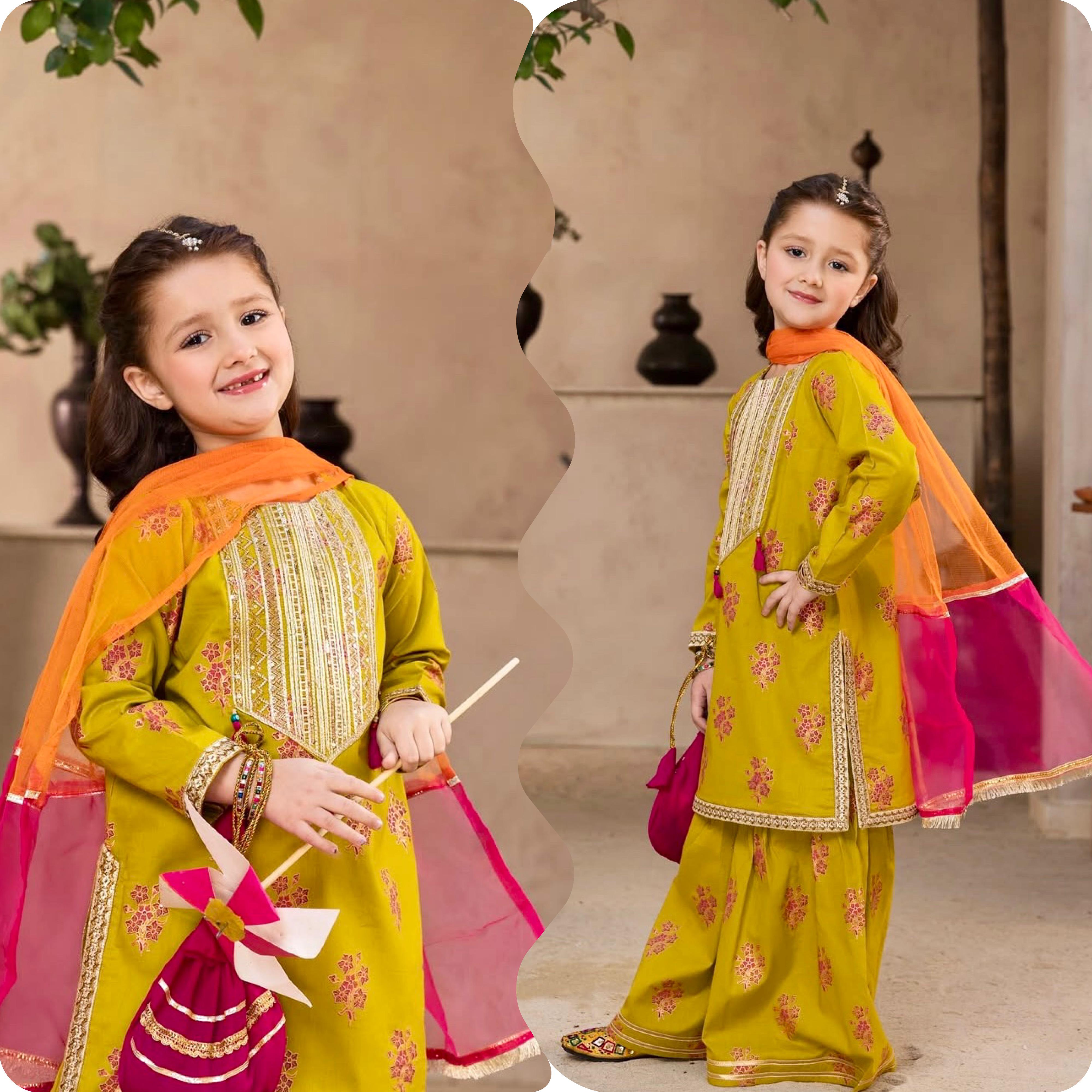 TRENDING  TOP WITH SHARARA AND DUPATTA SET OC- 217