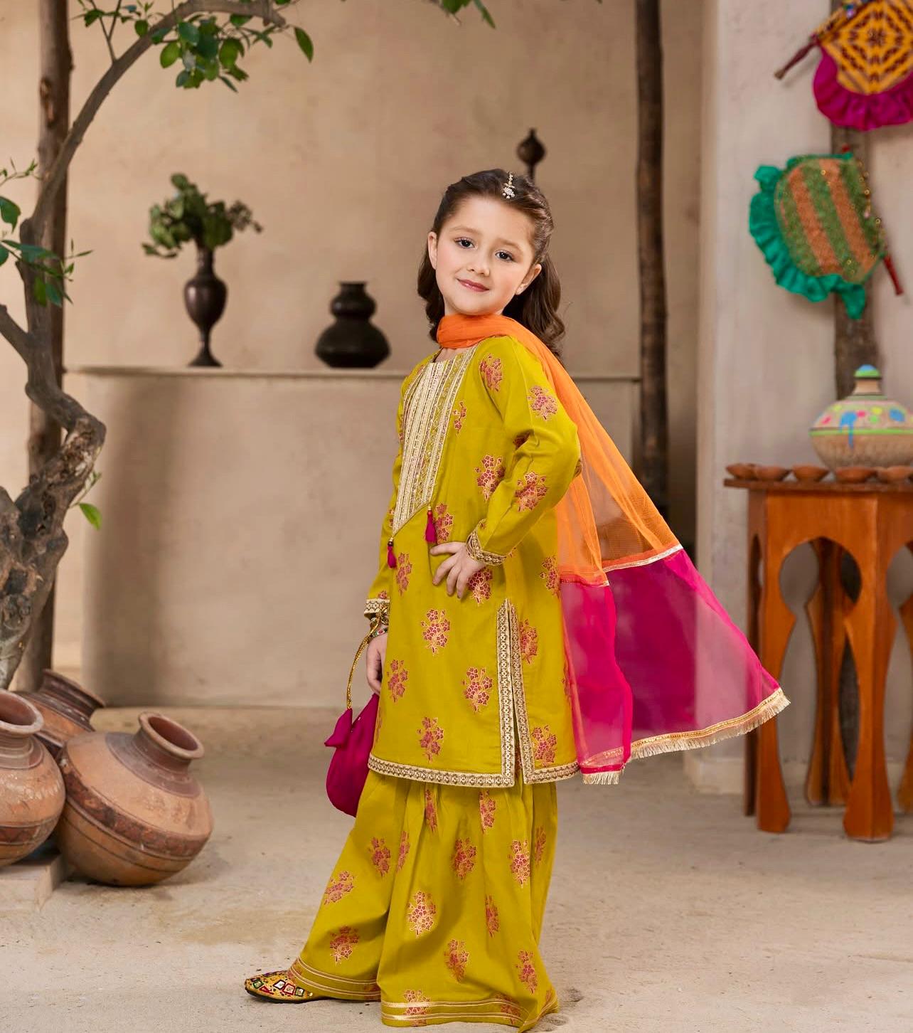TRENDING  TOP WITH SHARARA AND DUPATTA SET OC- 217
